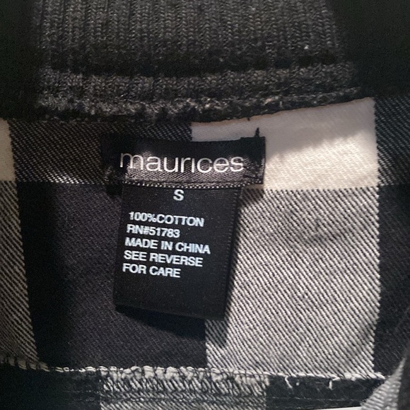 Black and white plaid mid drift zip up shirt. - Picture 3 of 4